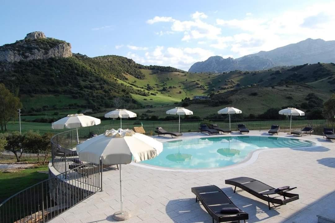 Case Vacanze Nioleo - Apartments And Pool Siniscola Buitenkant foto