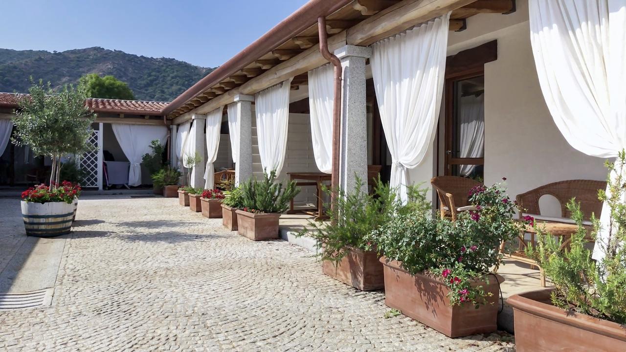 Case Vacanze Nioleo - Apartments And Pool Siniscola Buitenkant foto