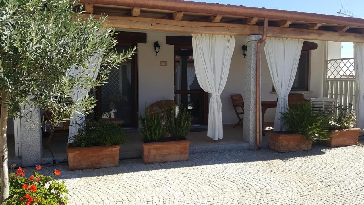 Case Vacanze Nioleo - Apartments And Pool Siniscola Buitenkant foto