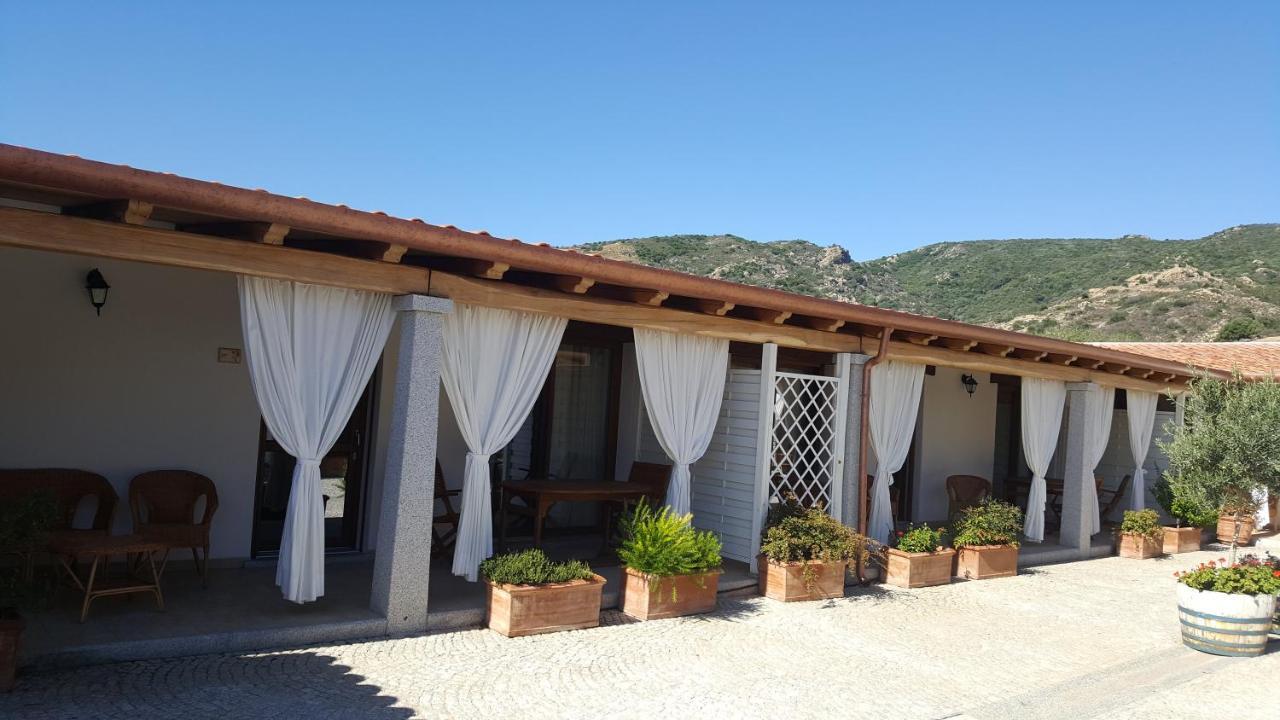 Case Vacanze Nioleo - Apartments And Pool Siniscola Buitenkant foto
