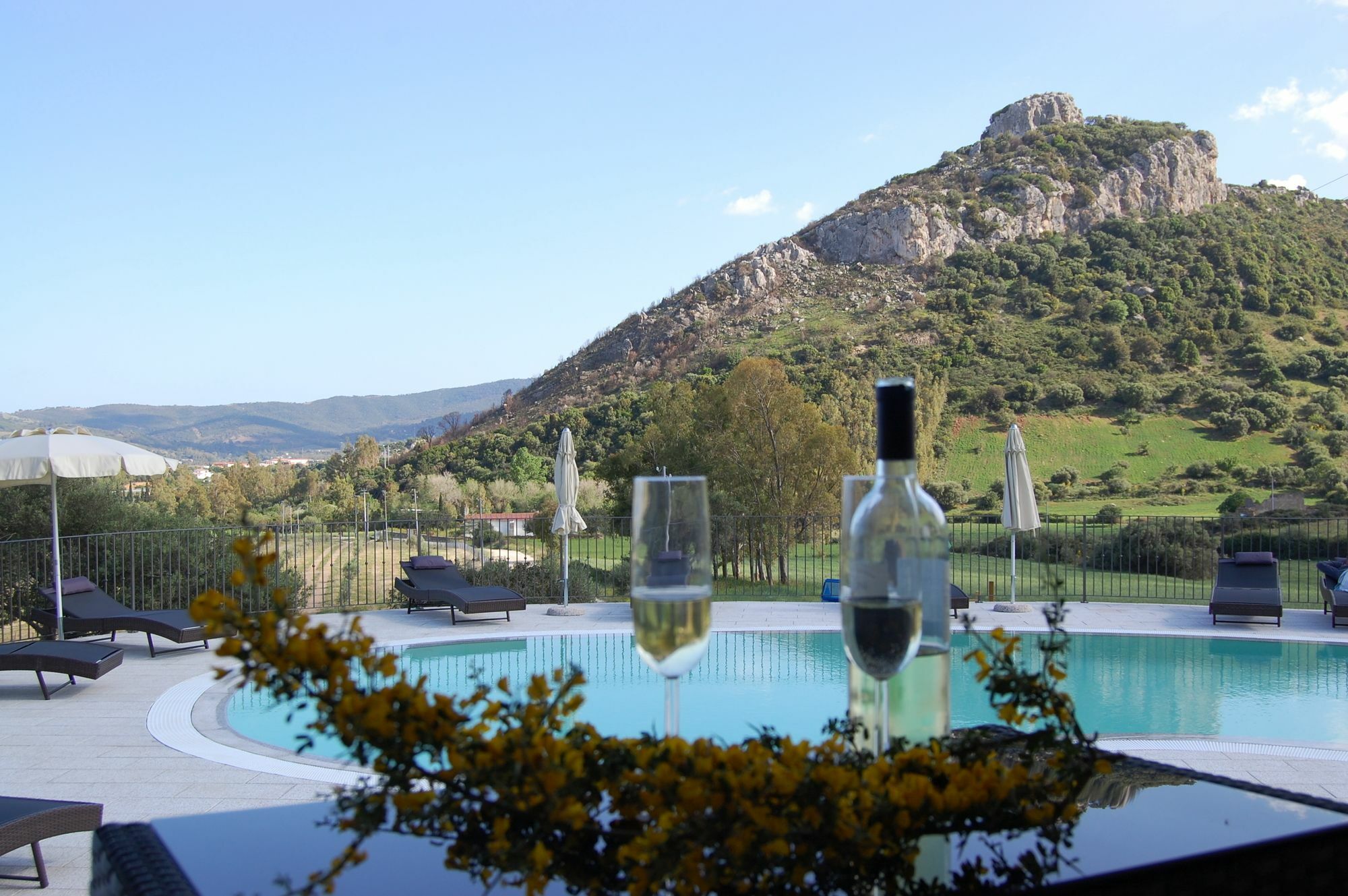Case Vacanze Nioleo - Apartments And Pool Siniscola Buitenkant foto